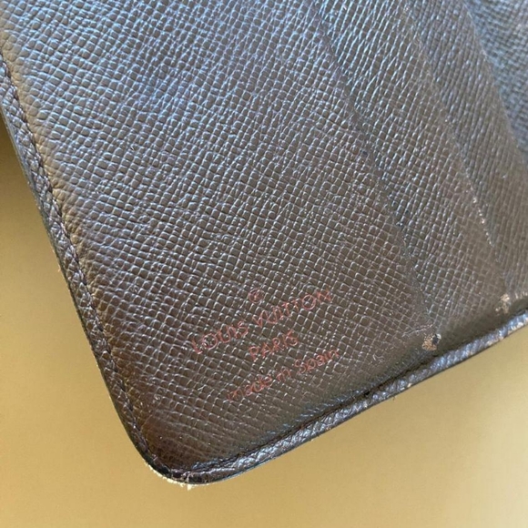 Authentic louis vuitton used wallet - Picture 12 of 16